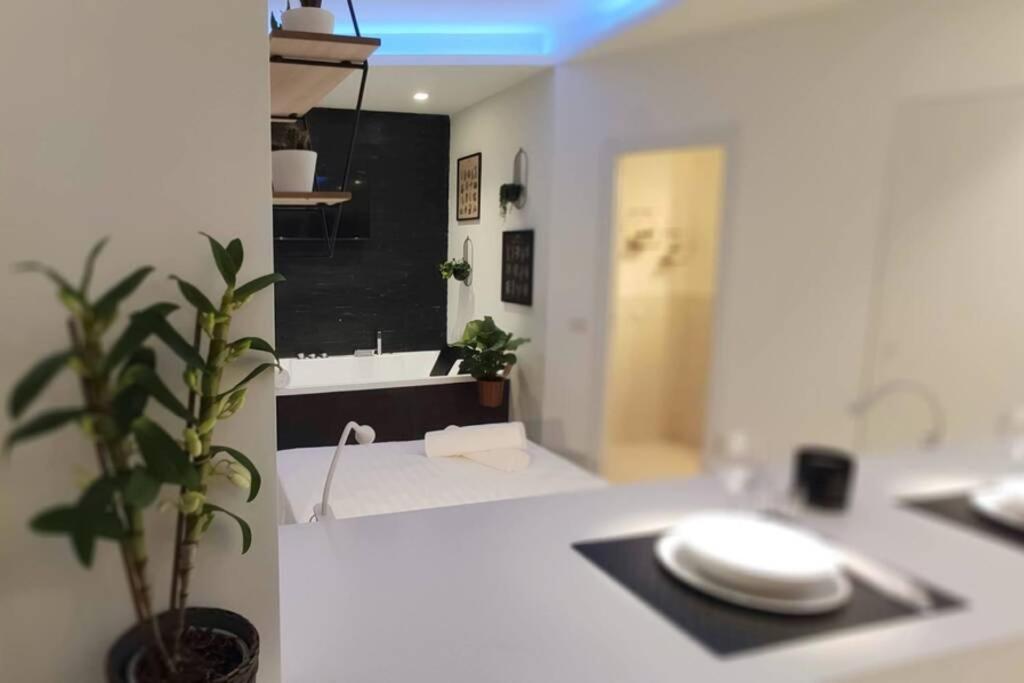 Elegante Open Space Con Vasca Idromassaggio A Trastevere ภายนอก รูปภาพ